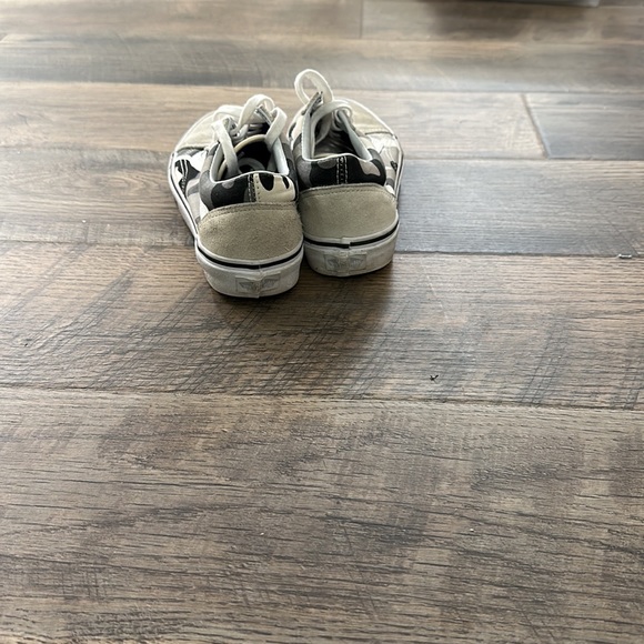 Vans - Picture 4 of 6